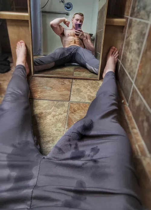 my 3rd leg is sweating after the workout today [22]