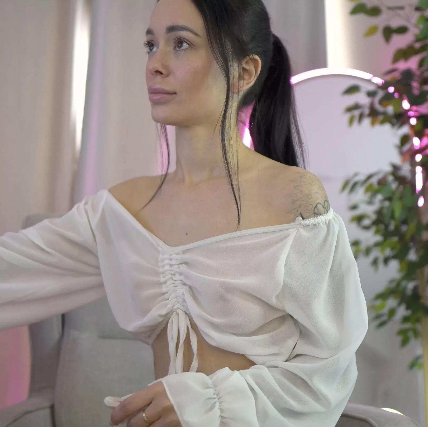 My favorite white blouse, I prefer to wear it without a bra