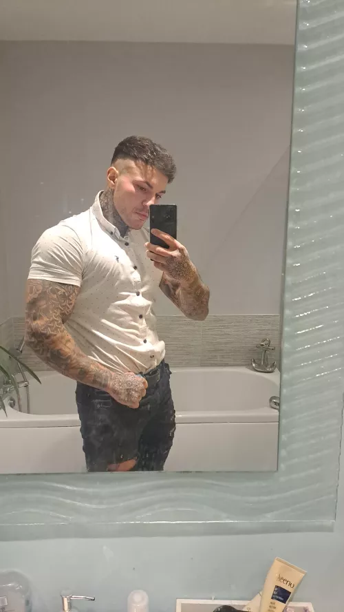 Old job uniform was lit..