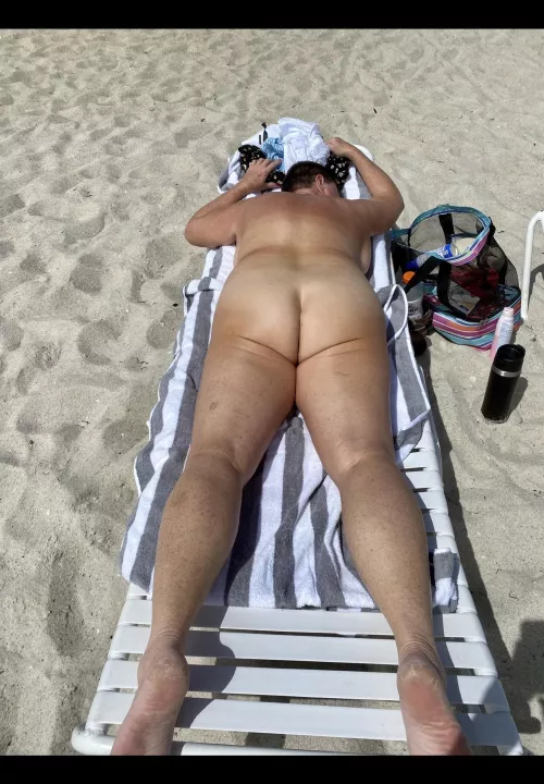 Pool boy needed 🌴