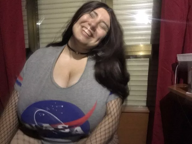 she is to busty to hide