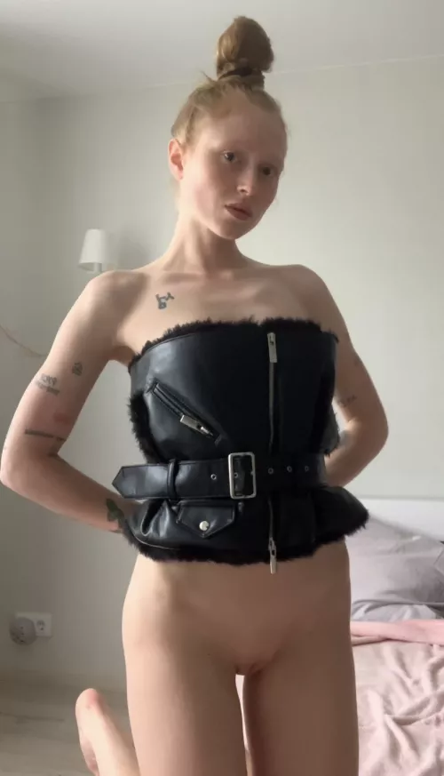 short dresses are made for no panties