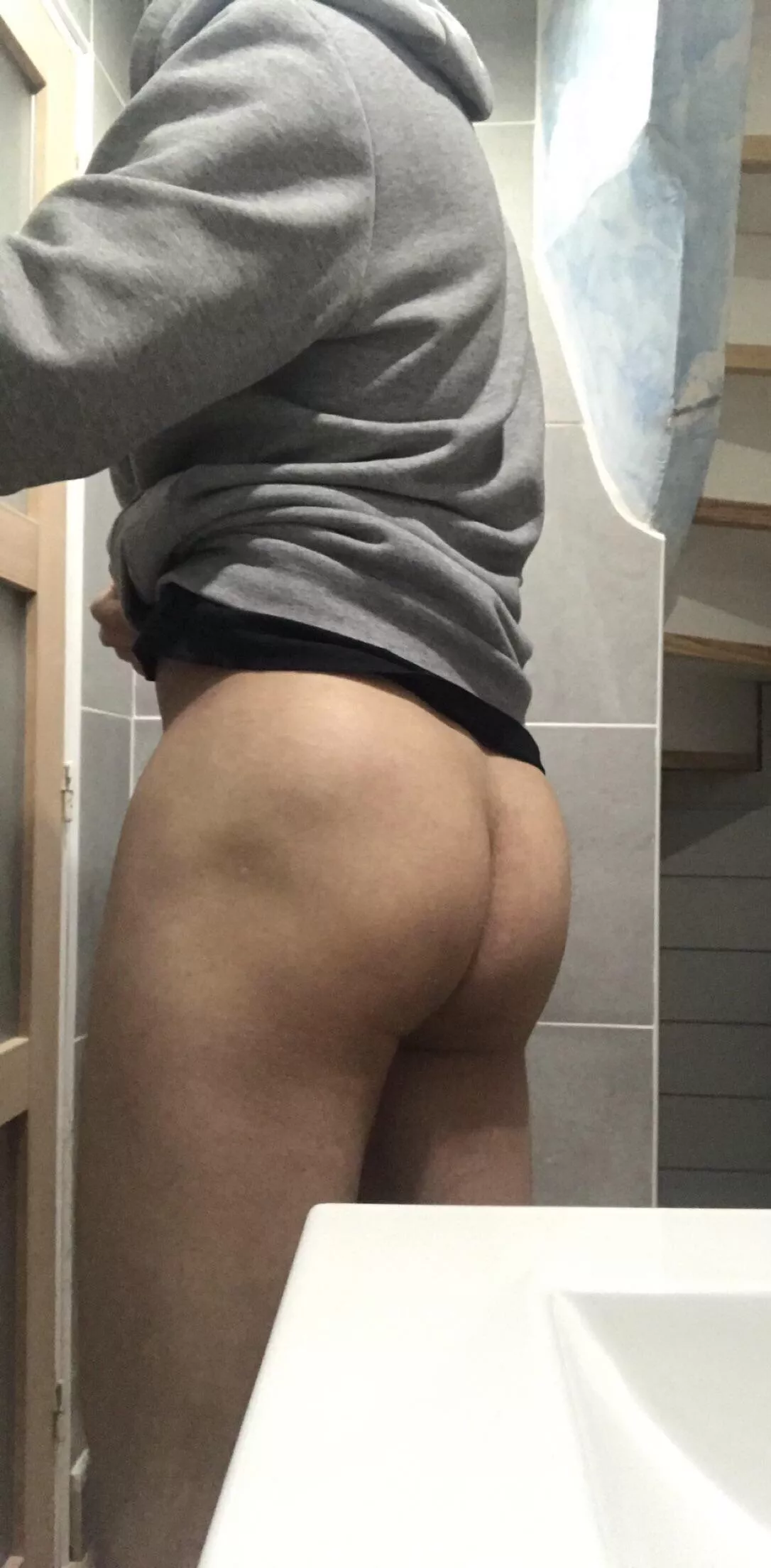 Some say it’s cute .. ! Some say it’s fat .. ! What do you say?! (Quick pic before work this morning, feeling Horny..!)