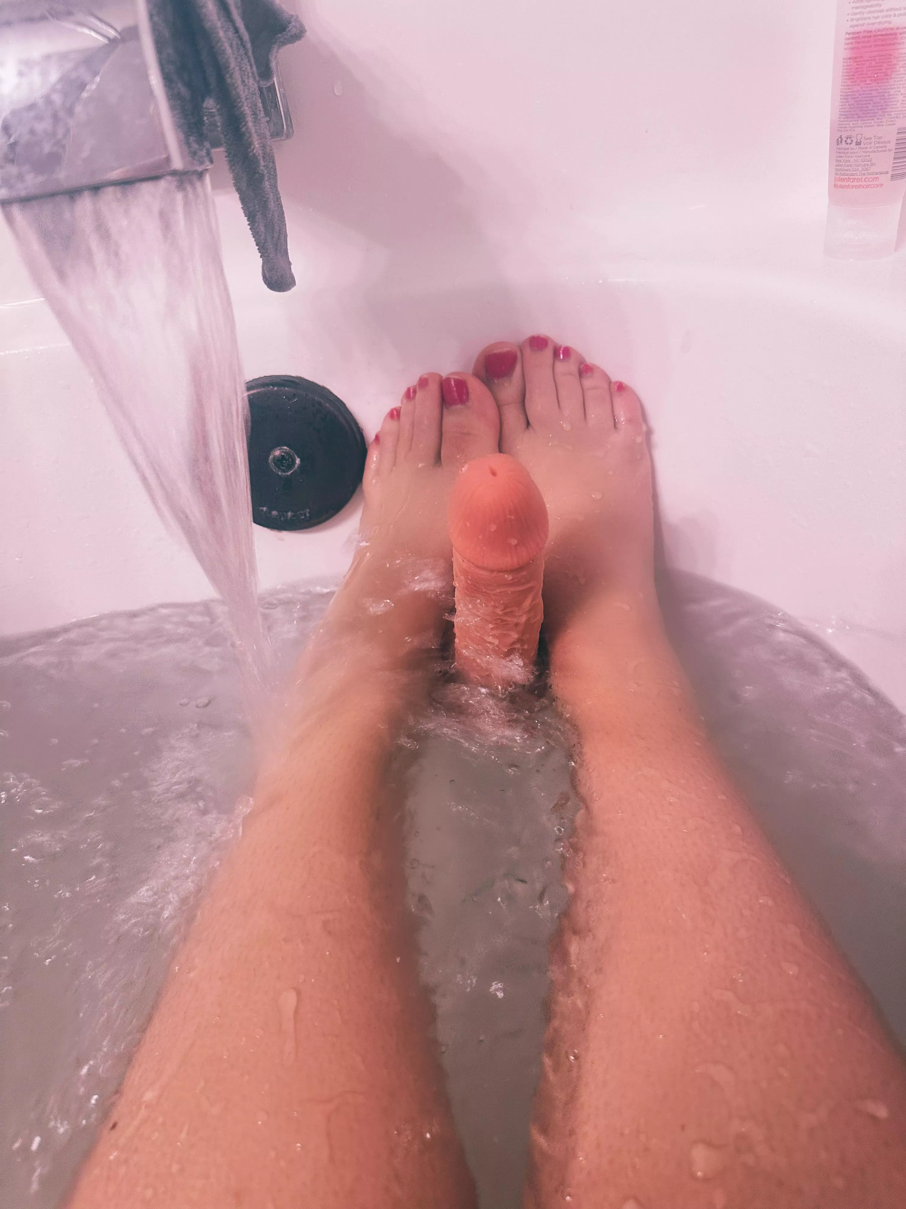 The reason why moms love baths.