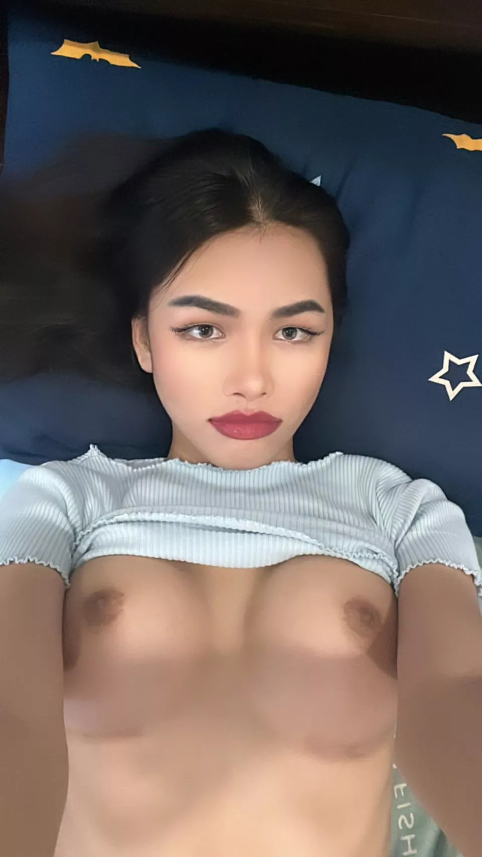 There’s always a wild side to an innocent face.😹