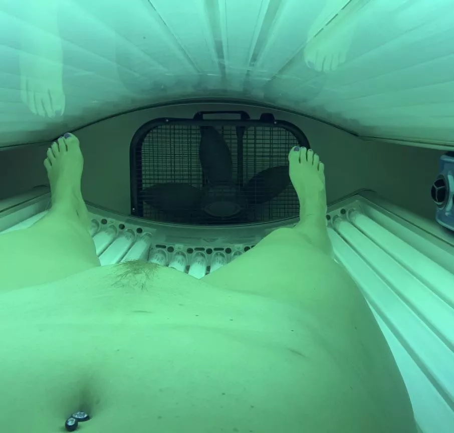 Thinking about touching myself while I’m in here!