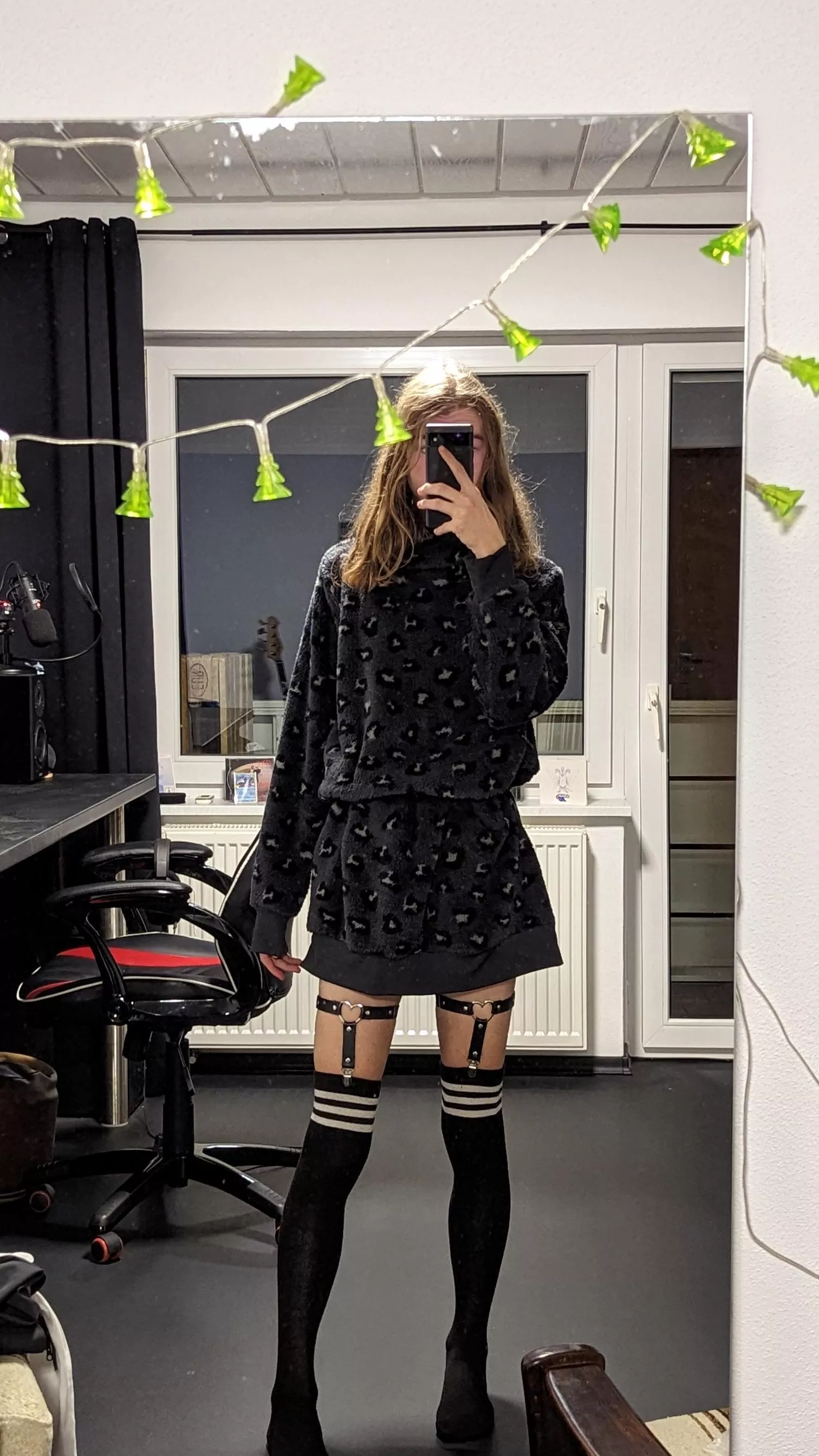 this is soooo comfy wooow ^-^