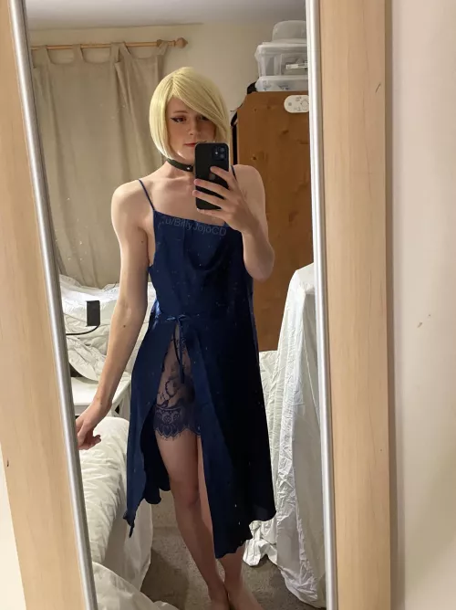 Tryna put the “fem” in “femboy” 💁🏼‍♀️ so you put your “boy” in 😘