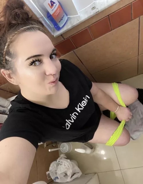 Want a seat on my face ? 😇