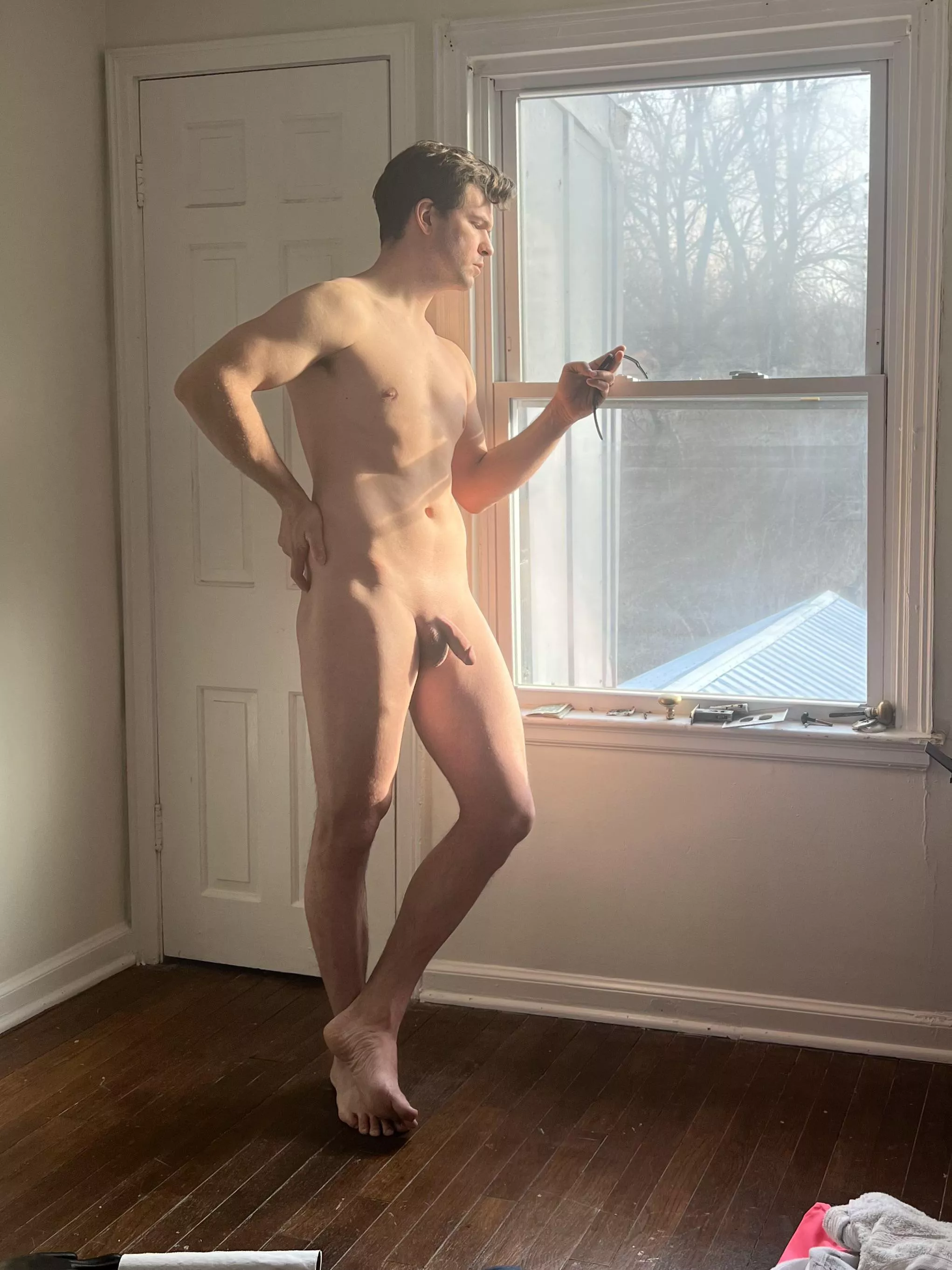 When you take a fire nude and don’t have anyone irl to share it with: 30(M)