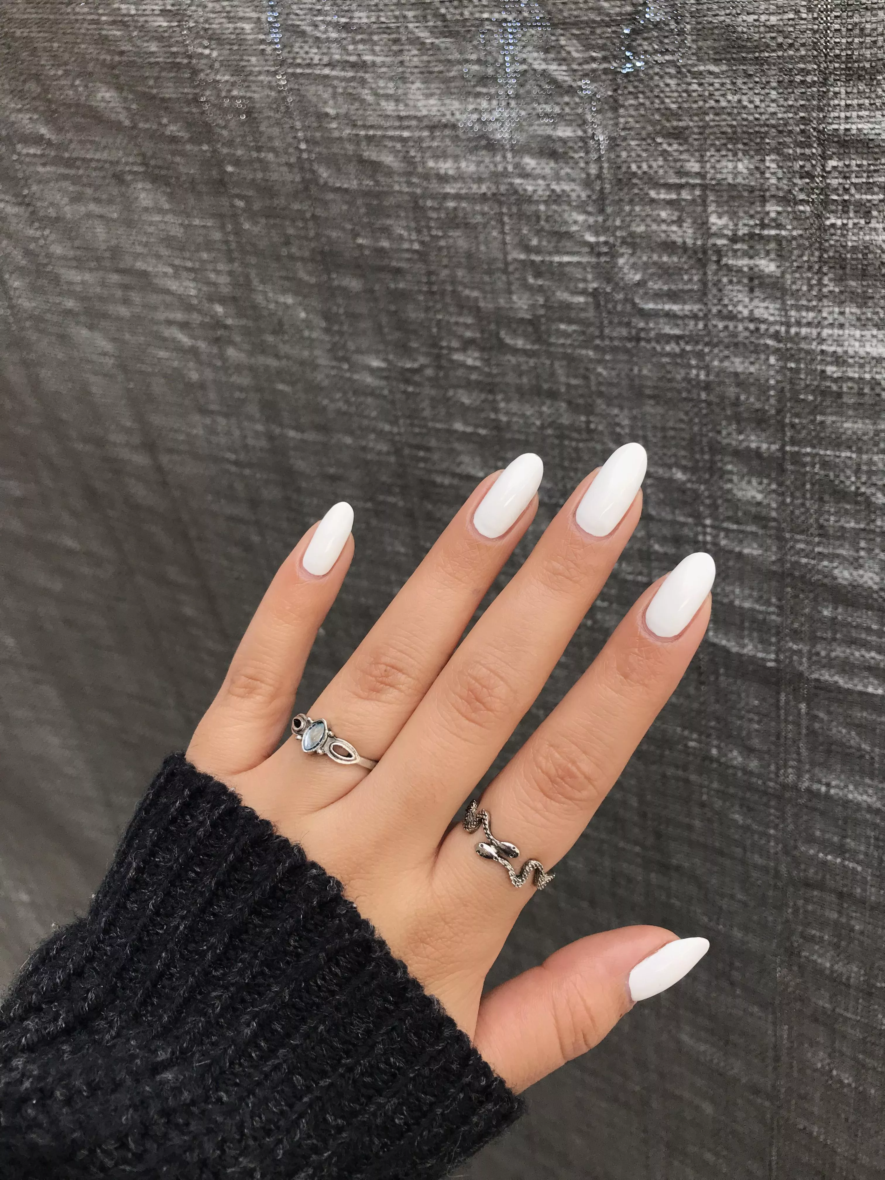 White mani🕊