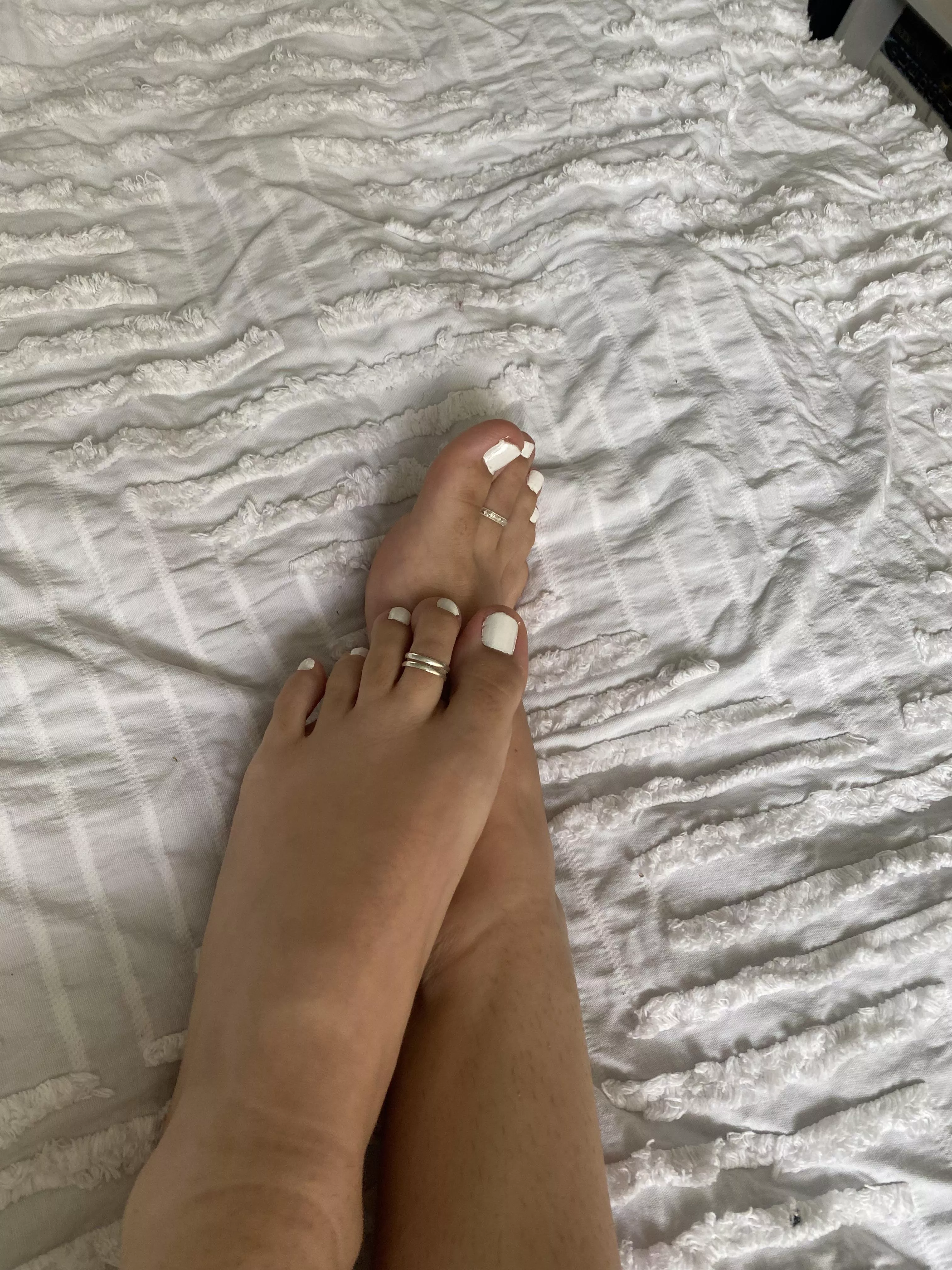 White toes looking so delicious 🤤