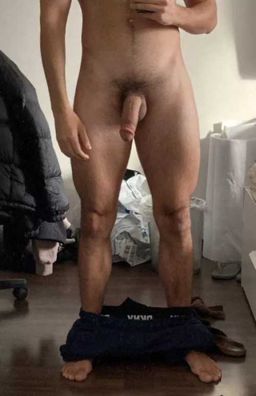 Who likes taking soft dicks in their mouth to make it hard