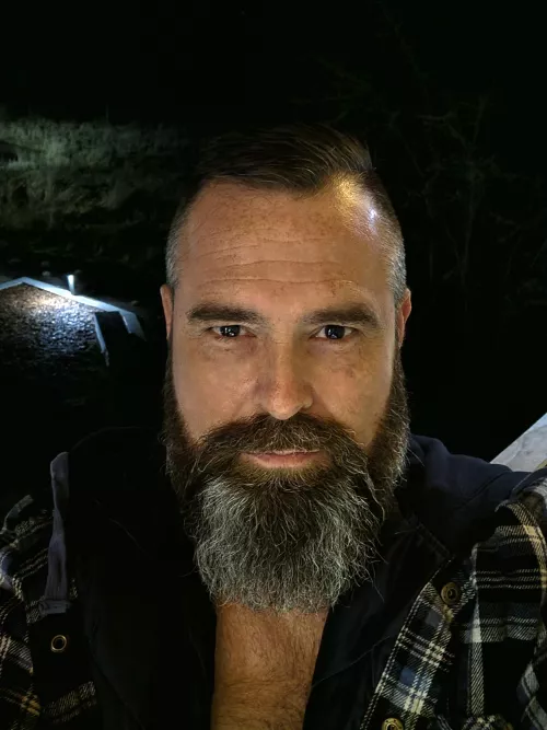 Would you chill with me? Who's gonna respond I wonder?