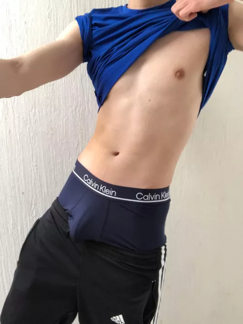 Would you mind putting your face on my sweaty bulge after gym?