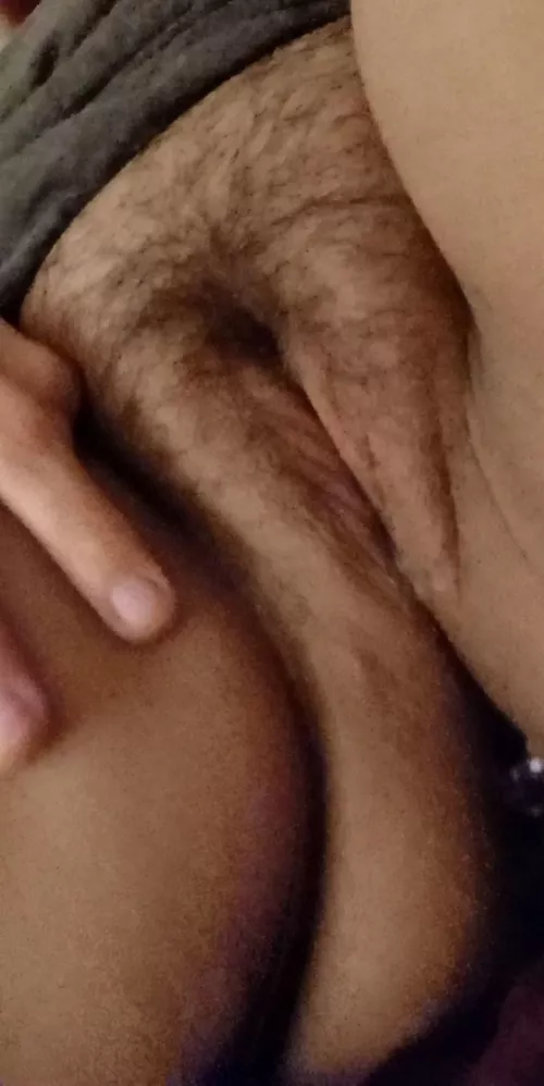 you can almost see my plug 💗