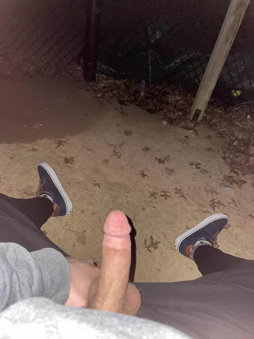 21 Looking for horny bros to text me, hmu with asl for my number