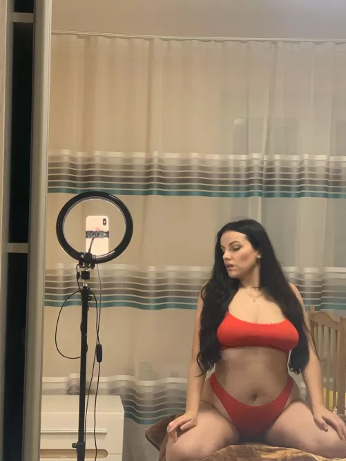 25 y.o mom | Videos playing with myself | Sexting | Videocalls | Fetishes | BG | Free Dick rates and much more