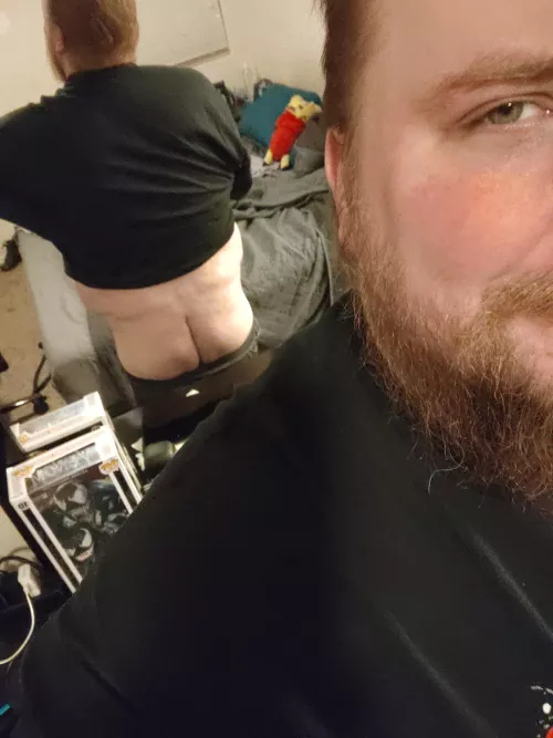 31 Chandler AZ area. anyone enjoy big cuddles with a small butt lol