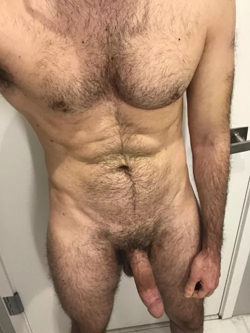35 hung and fit top. Into guys in jockstraps and sexy underwear @v_m2022763