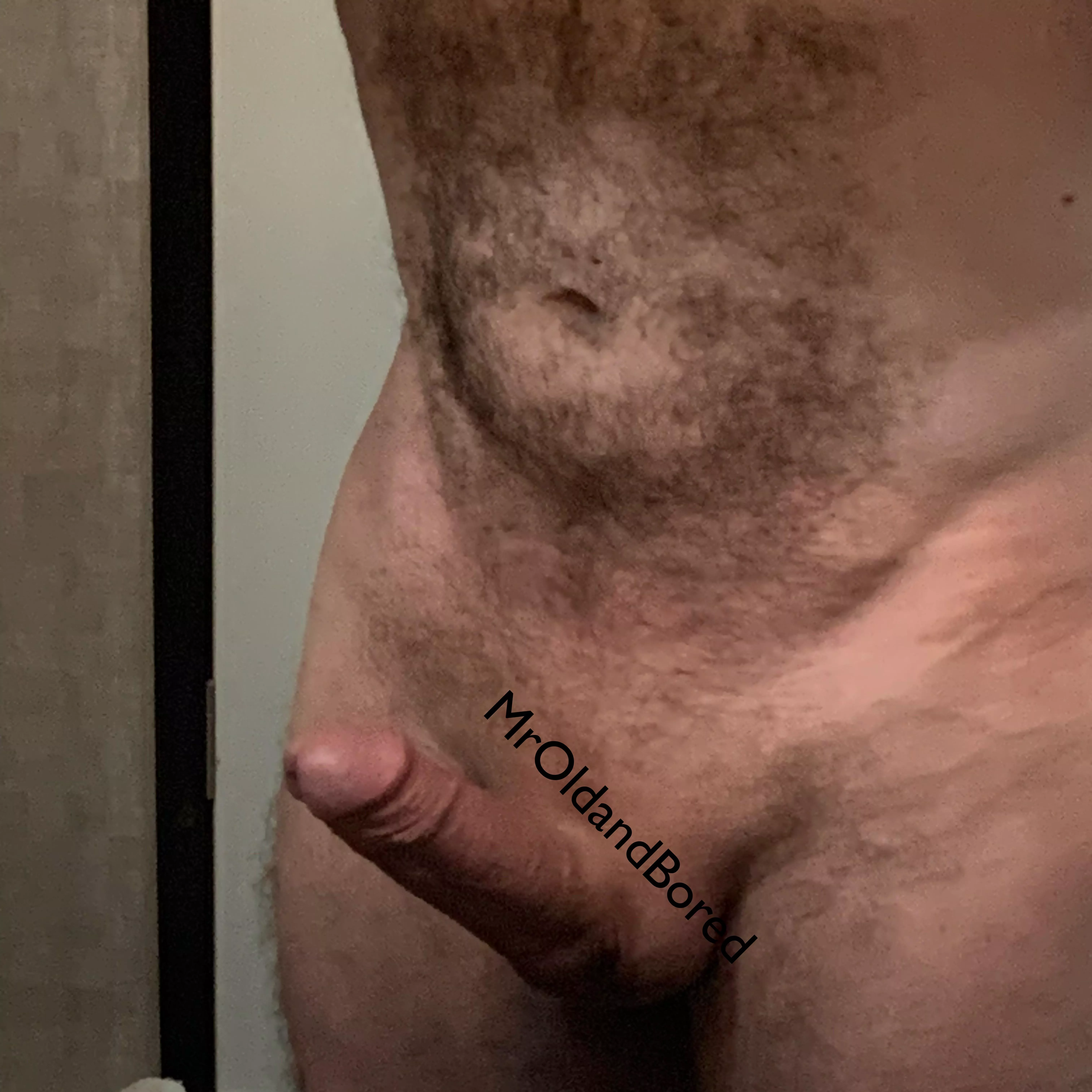 (52) decent dadbod right?