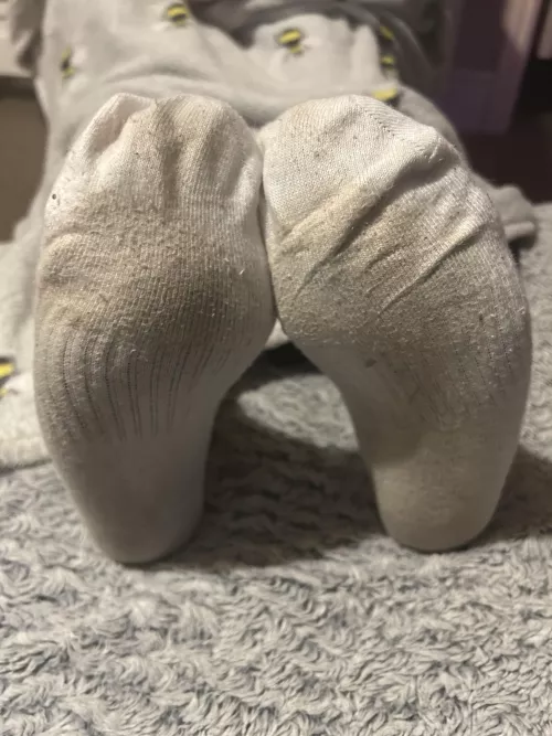 Are you worthy of sniffing my feet?