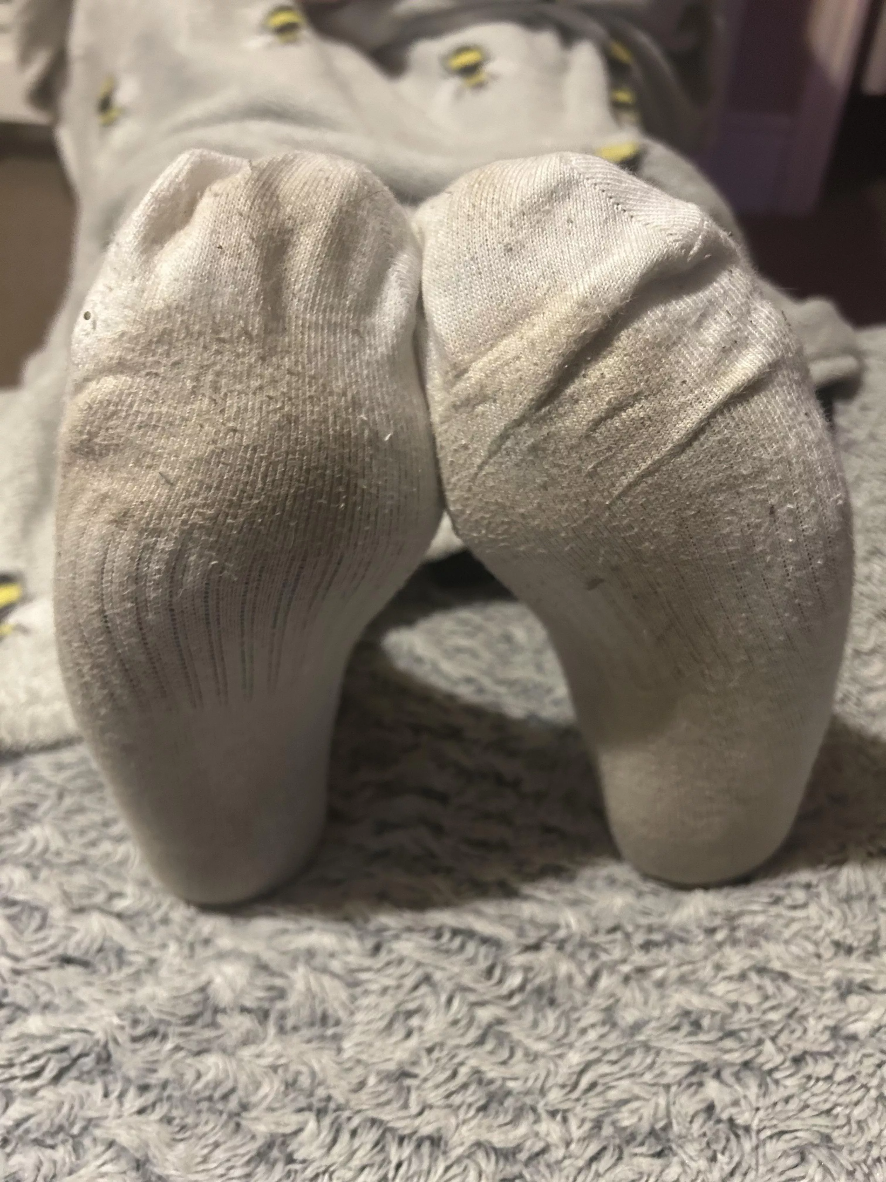 Are you worthy of sniffing my feet?