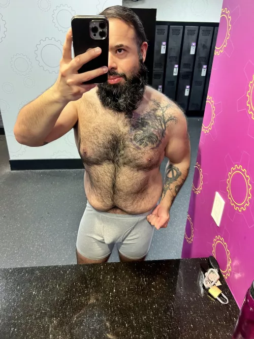 Back at the gym, gains slowly coming back as well as a solid outline for viewing pleasure