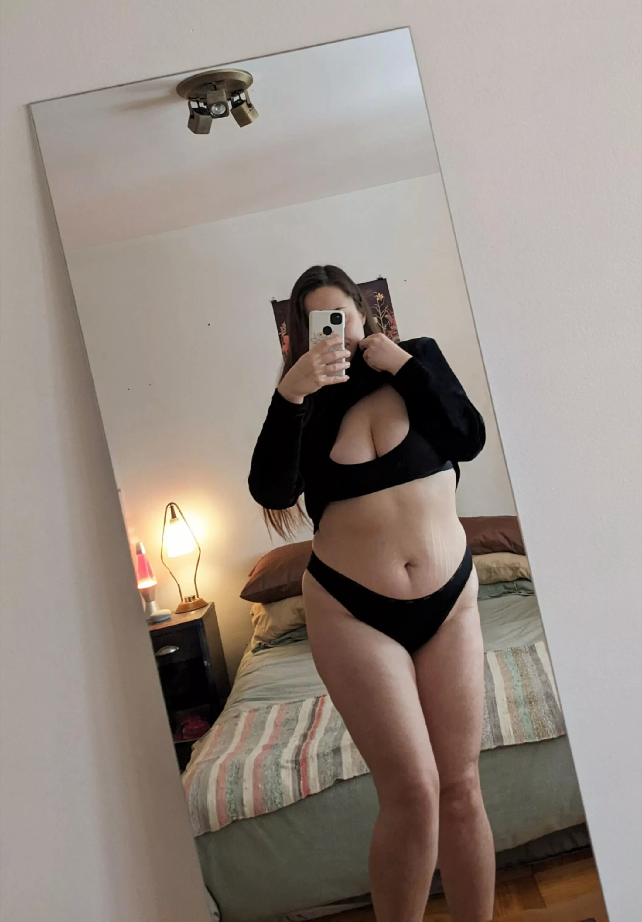 Casually lifting my dress 🌸☺️