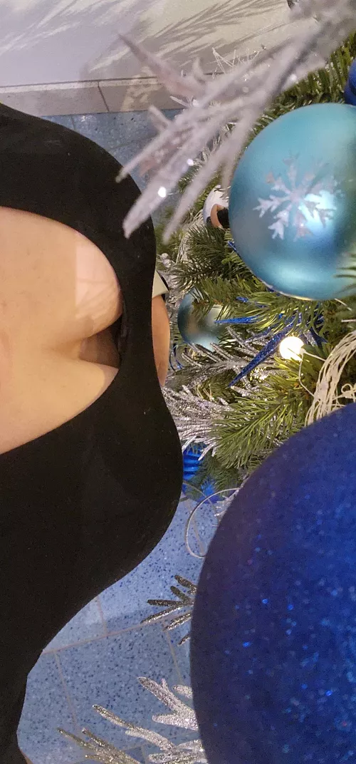 Comparing sizes - those were some big XMAS balls.