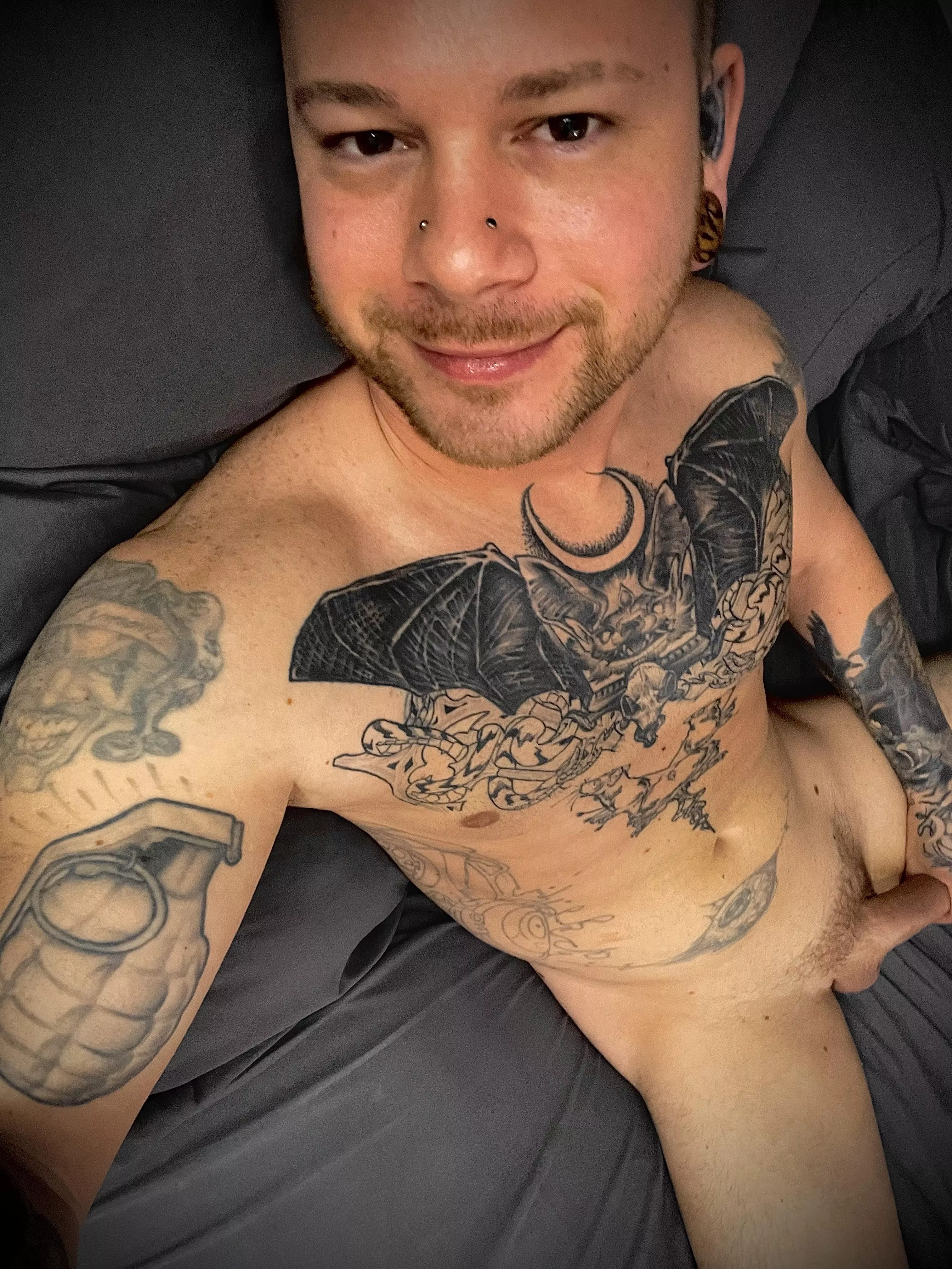 Cum lay down with me?