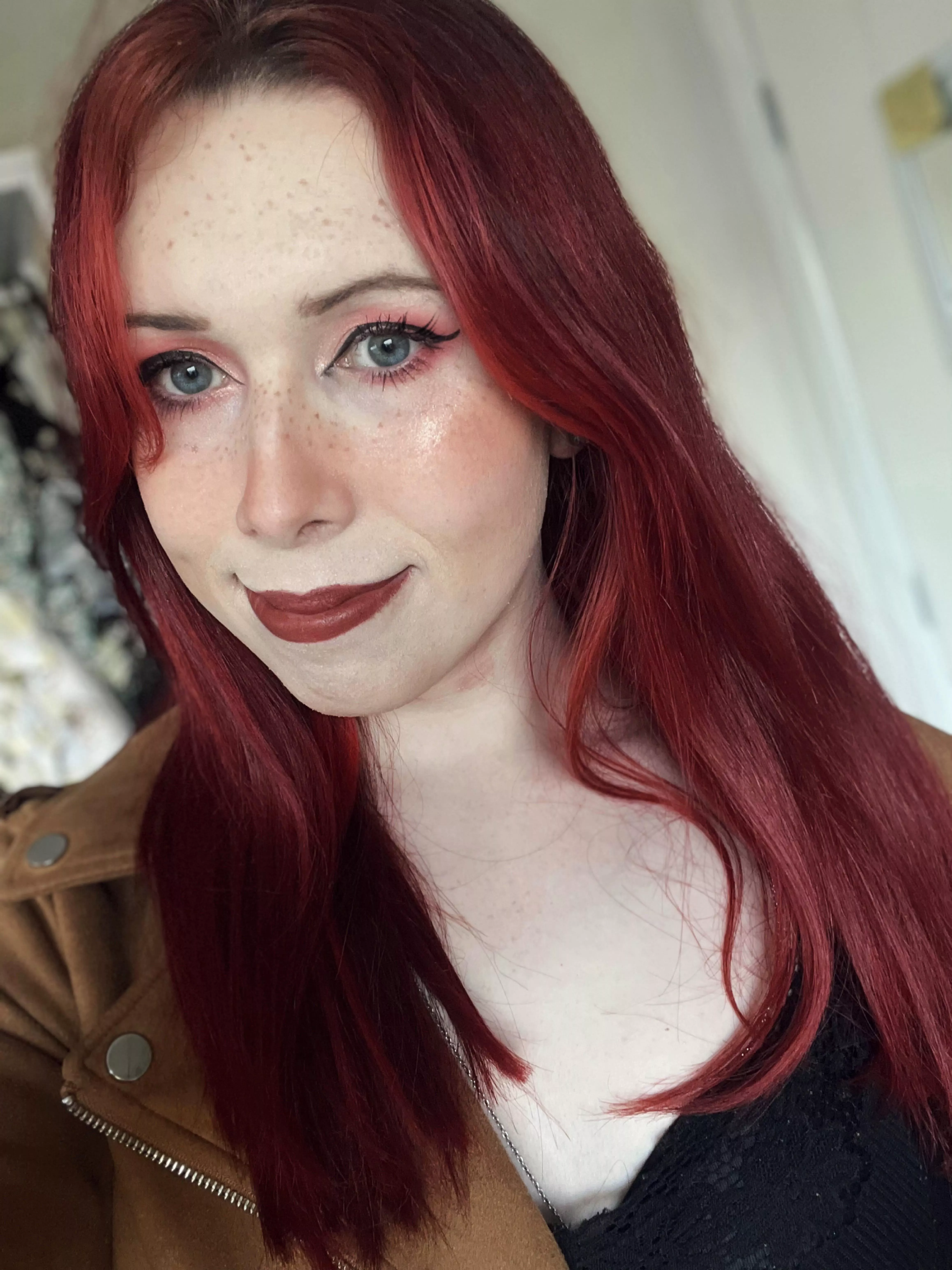 Cute enough to kiss? 💋