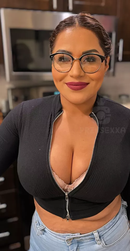 Dnt be shy pull the zipper