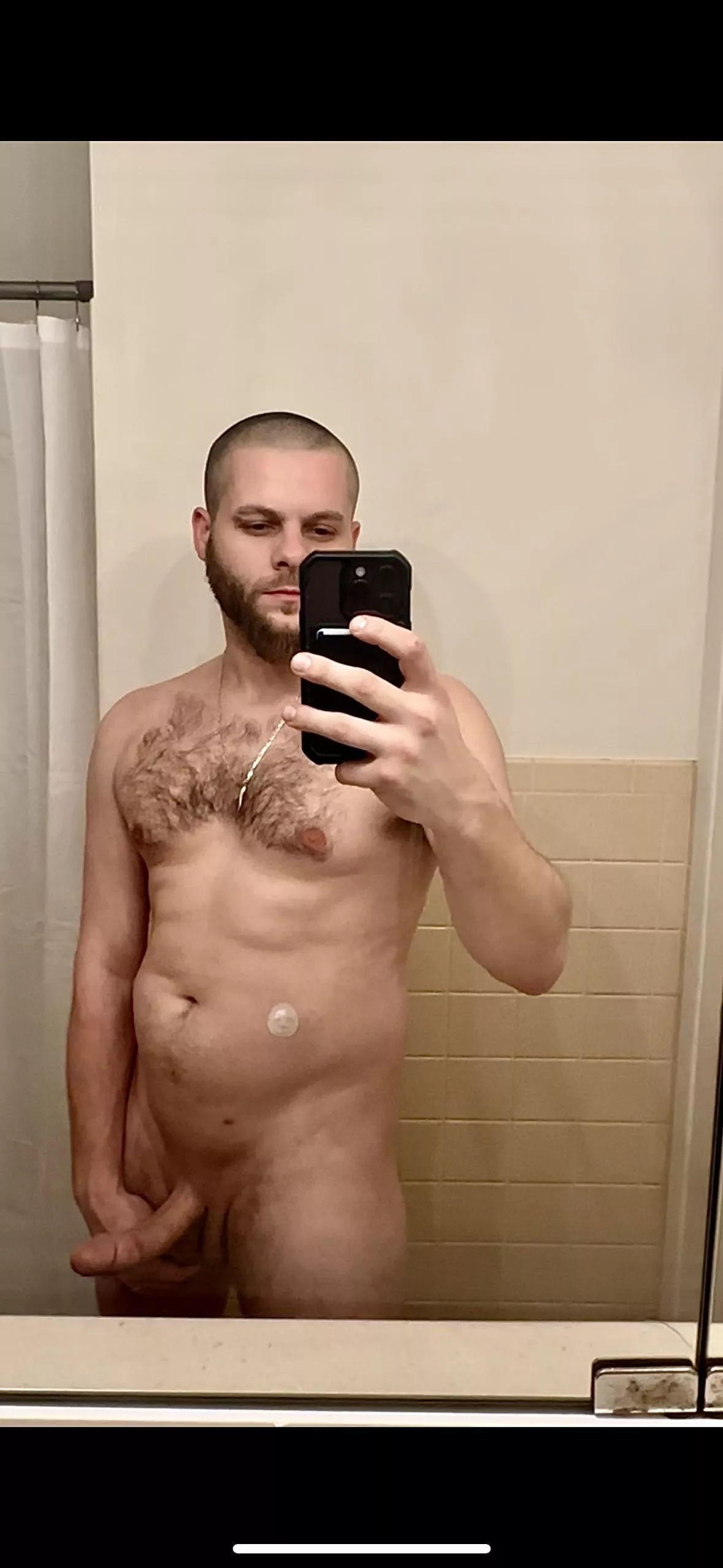 Don’t know if I like the shaved head look 👀