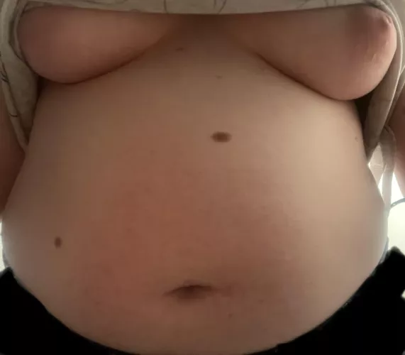 Exposing my belly and boobs