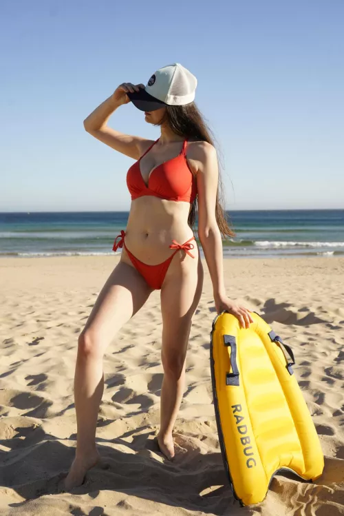 (f) Looking for a private lifeguard ?