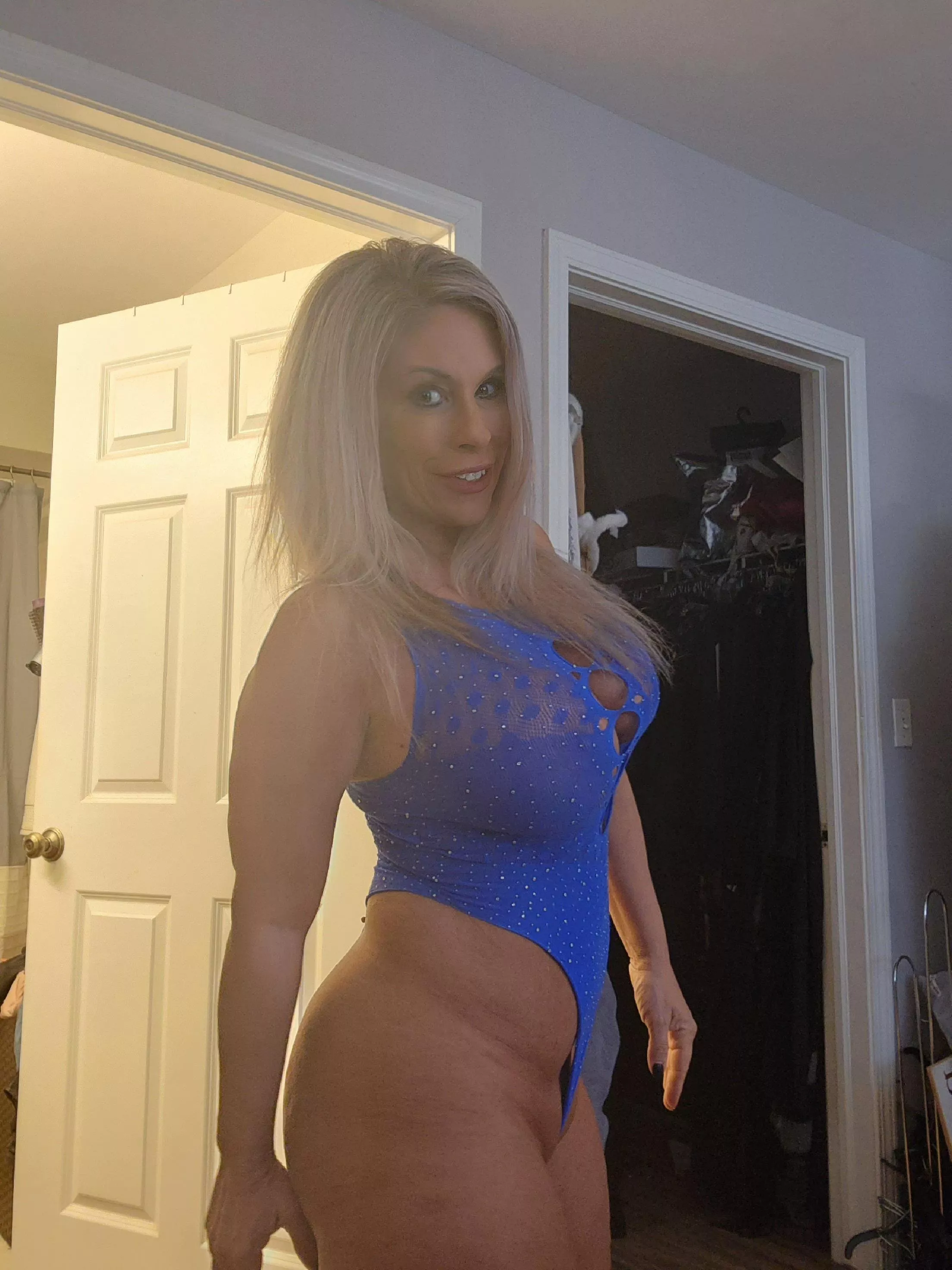 (f)52. wanna come over?