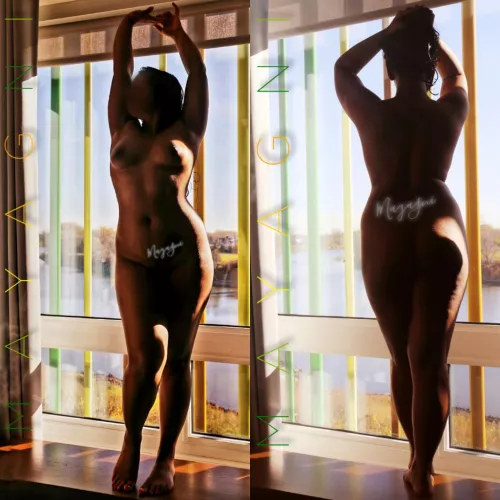 Front and back (F)-Mayagni