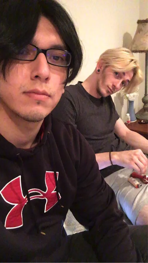 Gaymer boys loading up the bowl before a SSB sesh 🤪