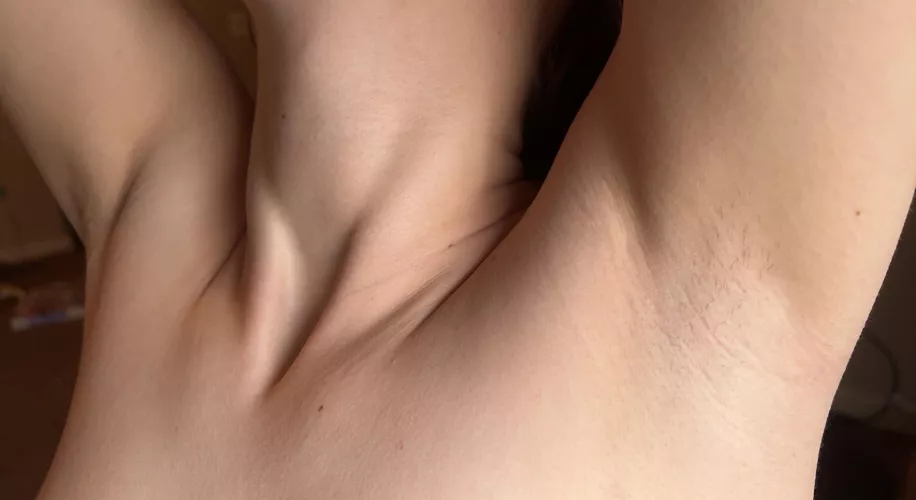 Goddess demands you to suck on these pits😏