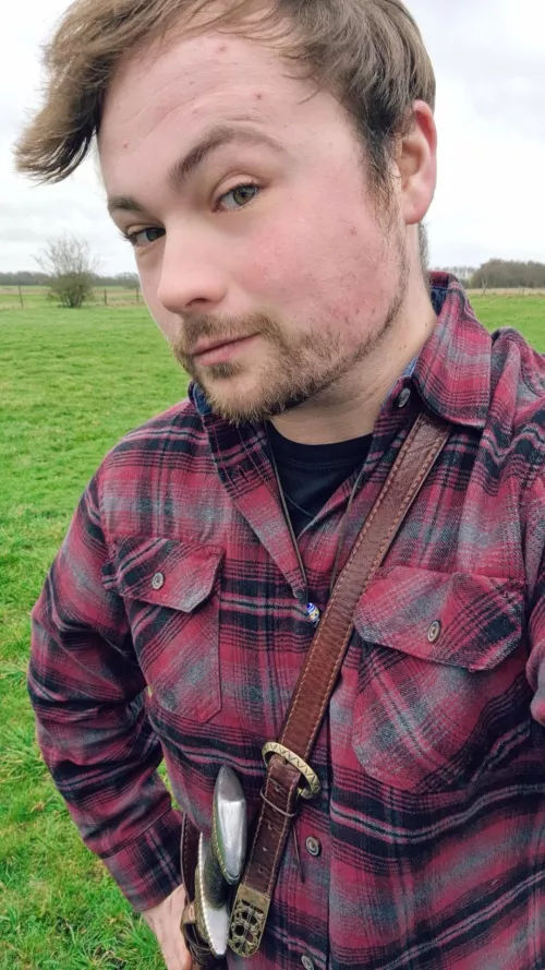 Got my flannel on, ready for a fight 😅 (29)