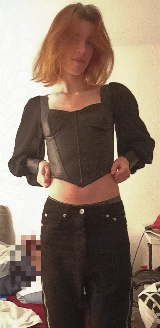 got this new super cute top 🫶🏻😻