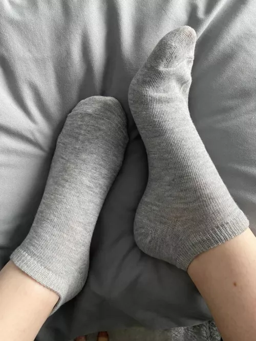 Grey pair 🖤🤍 Let me know what you think! $15 with shipping included and 1 day wear