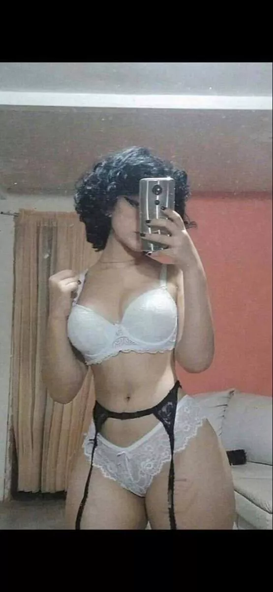 guys please who is this beauty