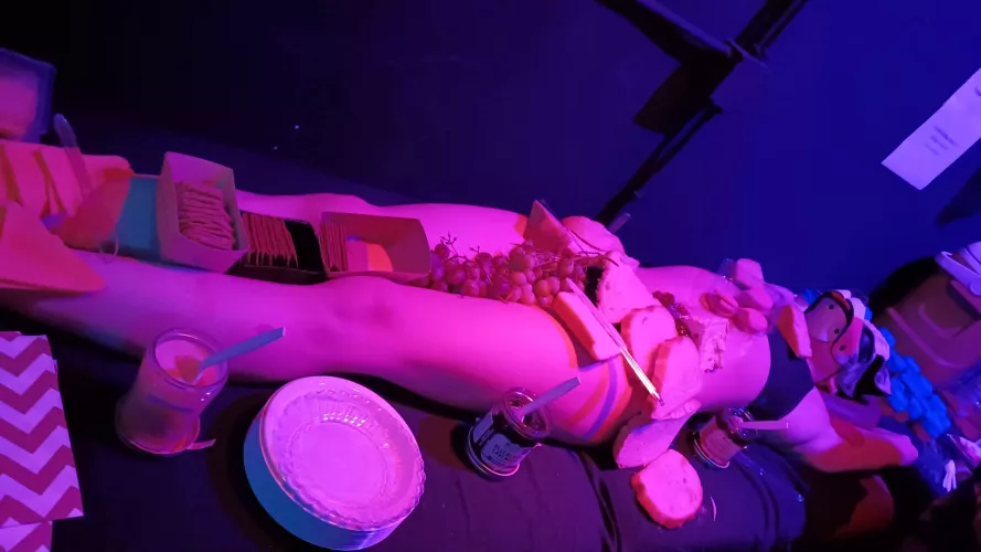 Have you ever seen a puppy charcuterie board?