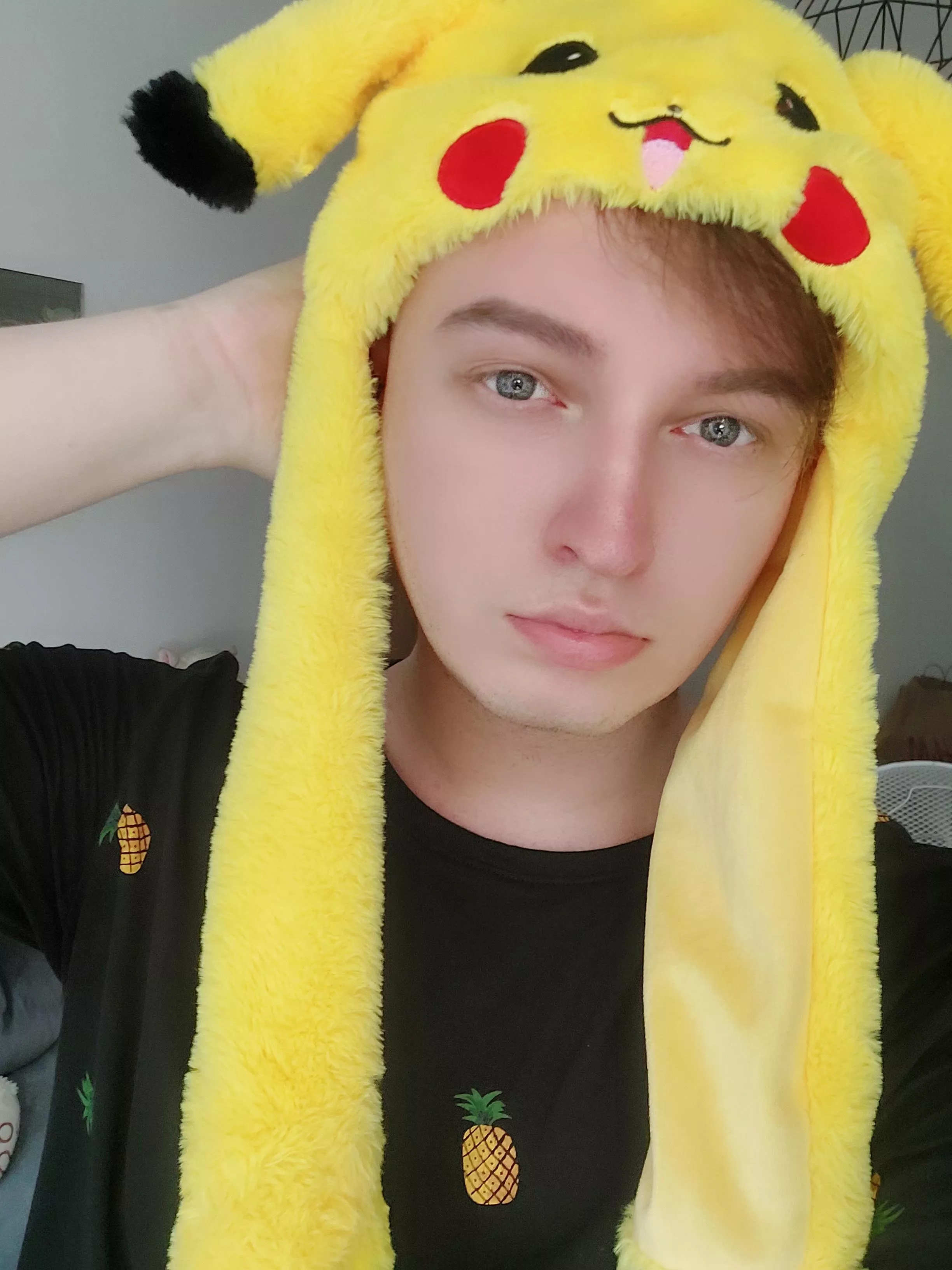 Hello everyone! I am looking for some chill people to play normals or arams with. I am a bit noob-ish but I can offer you a nice atmosphere ^^ My username is Teczin. You can find me on EUNE. Here is my discord: Teczin#9800 for better communication. See y