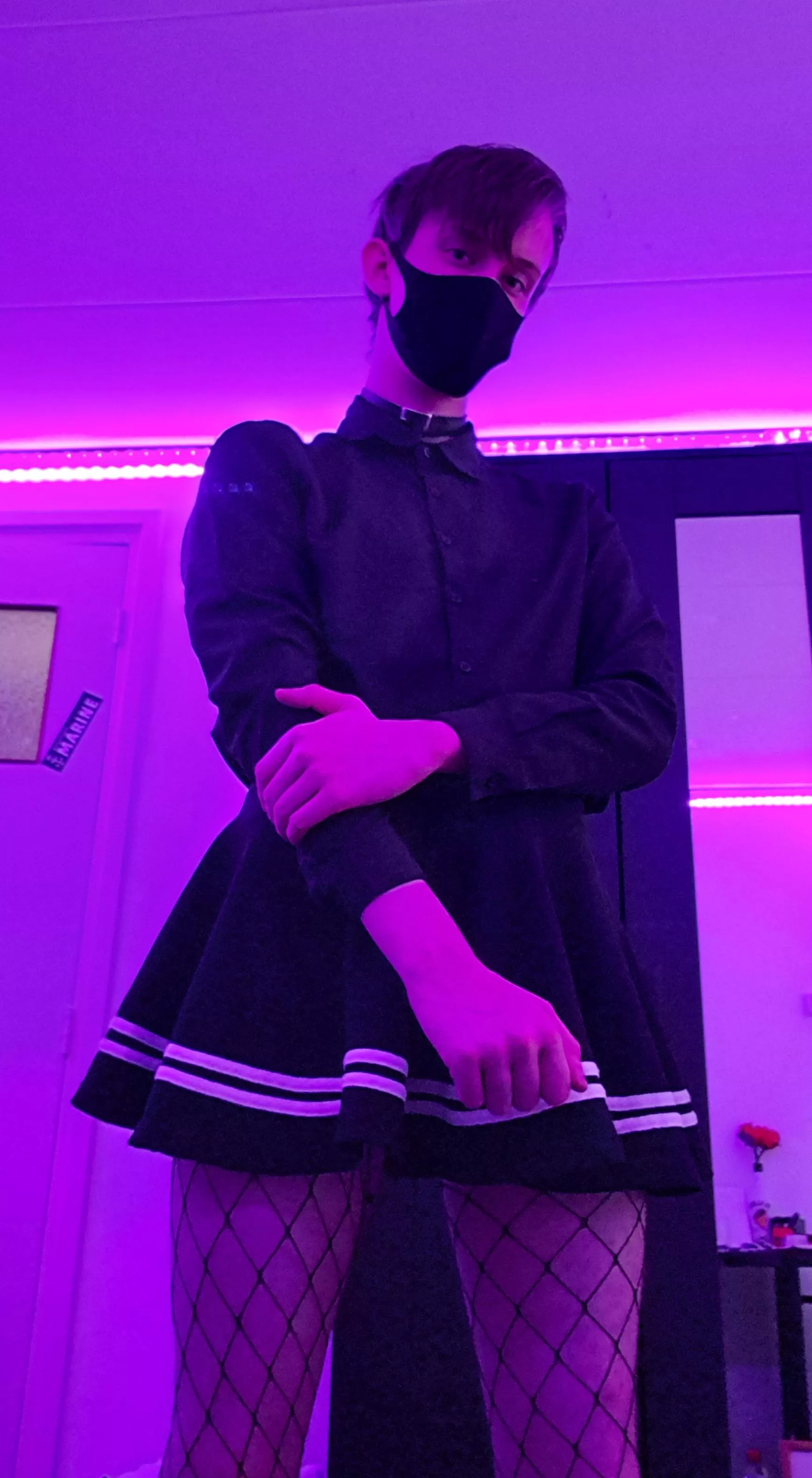 hey people scrolling through new <3