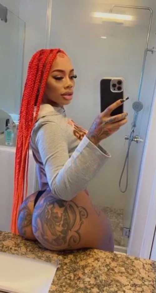 hmu let's have some fun 🤤