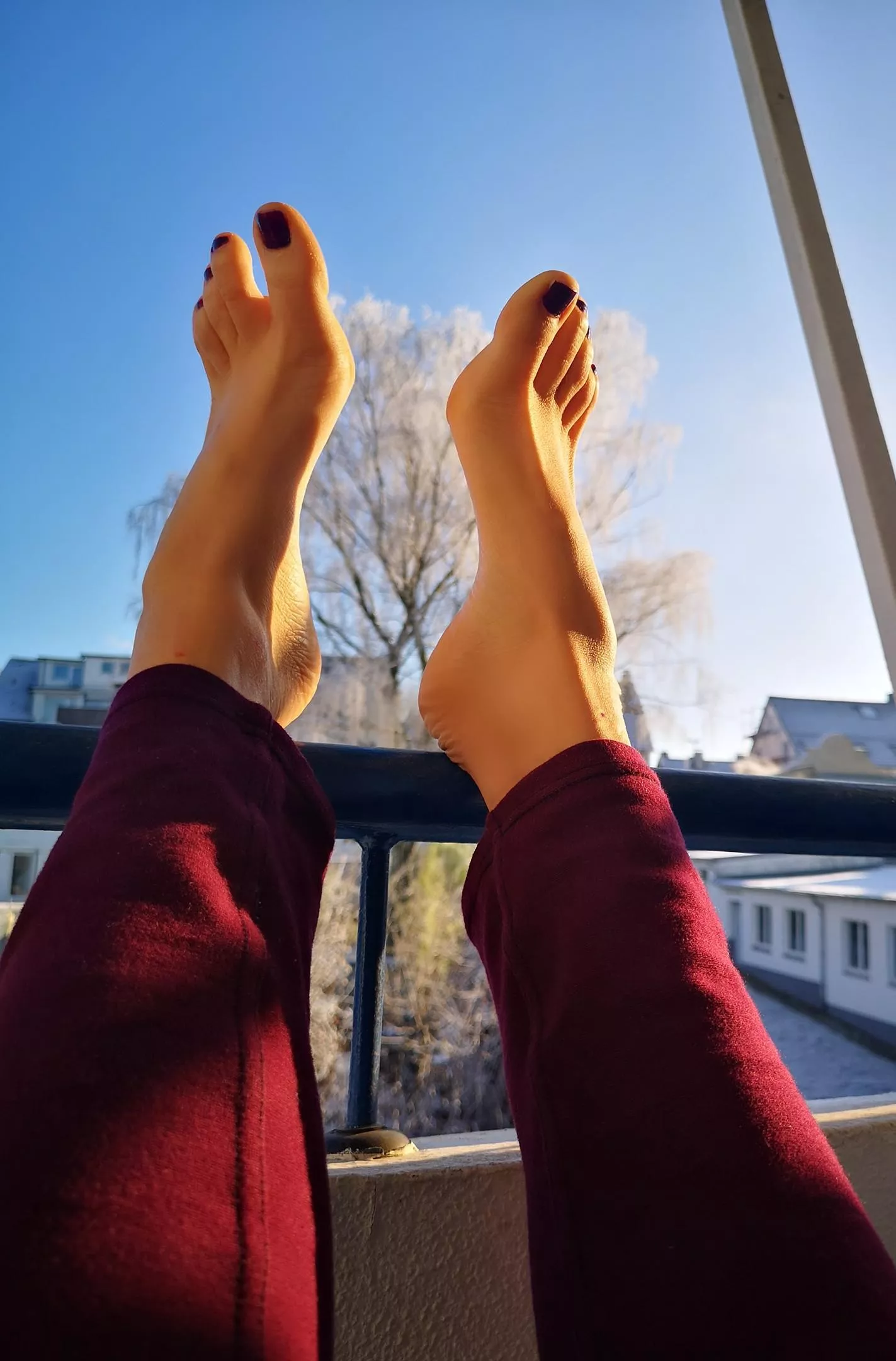How would you warm up my feet ✨