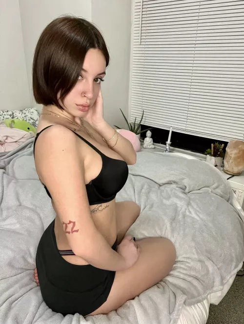 I feel so sexy when I wear all black